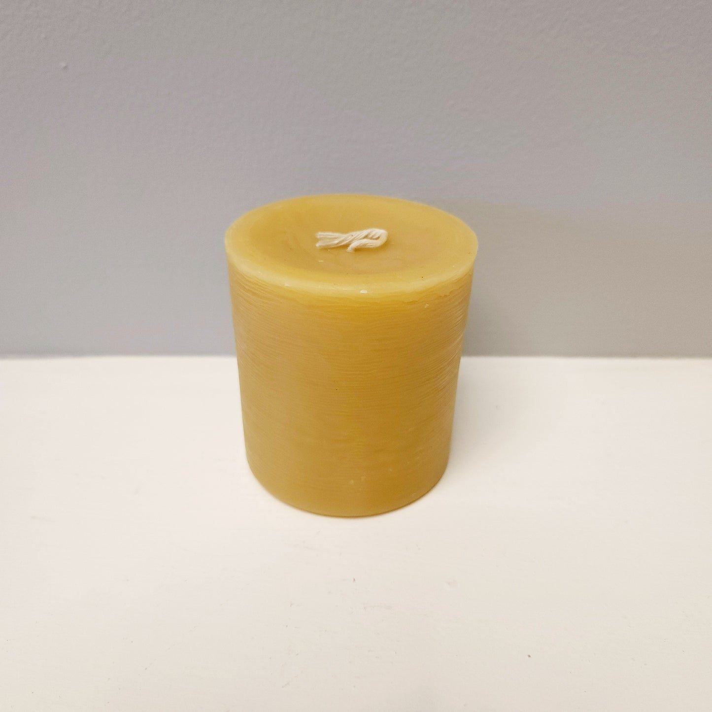 Pure Australian Beeswax Pillar Candle - 8 cm | 50 hour burn time