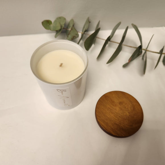 Lychee & Black Tea scented beeswax candle
