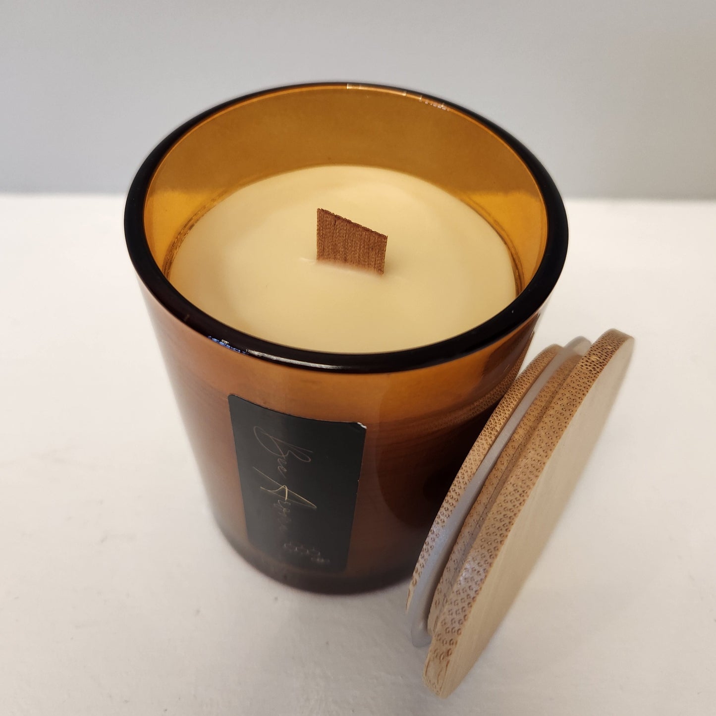 Australian Beeswax Candle in Amber Jar 40 hour burn time