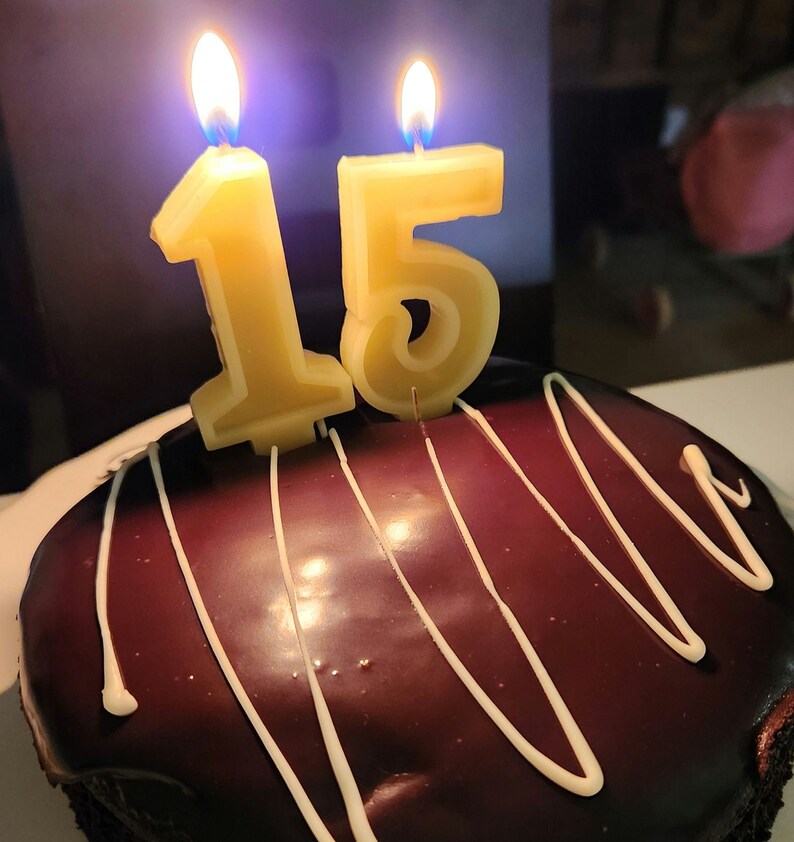 Beeswax birthday number candles 10 Pack