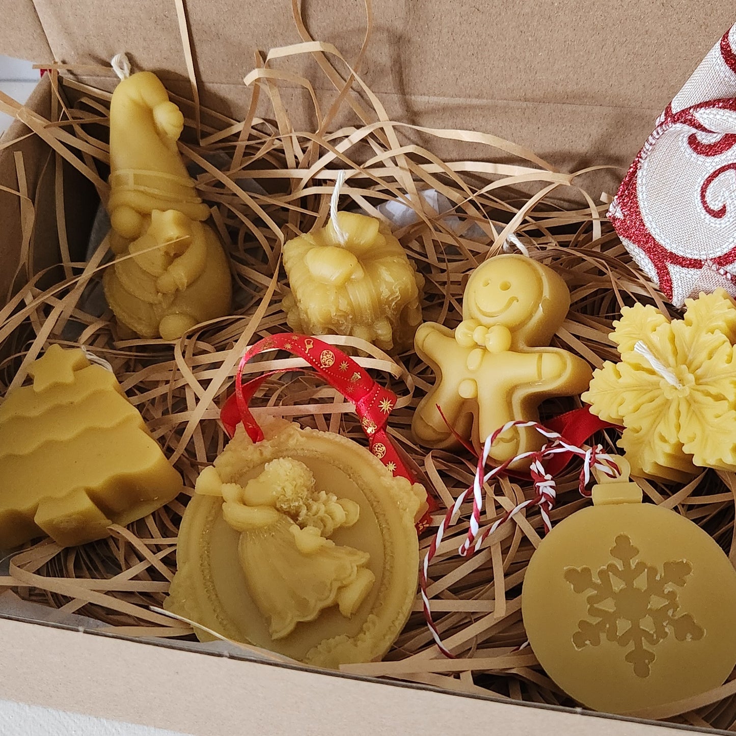 Christmas Novelty Beeswax Candle Deluxe Gift Box