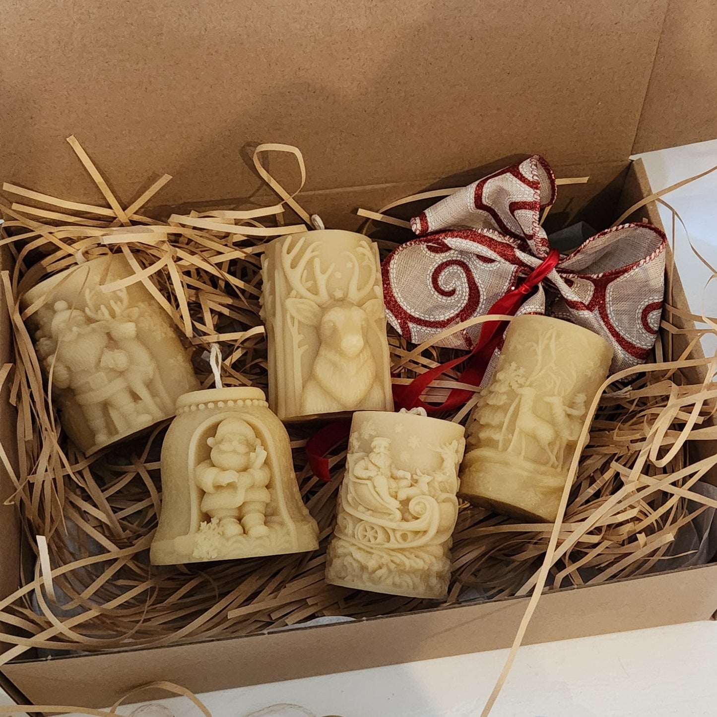 Deluxe Christmas Novelty Beeswax Candle Gift box
