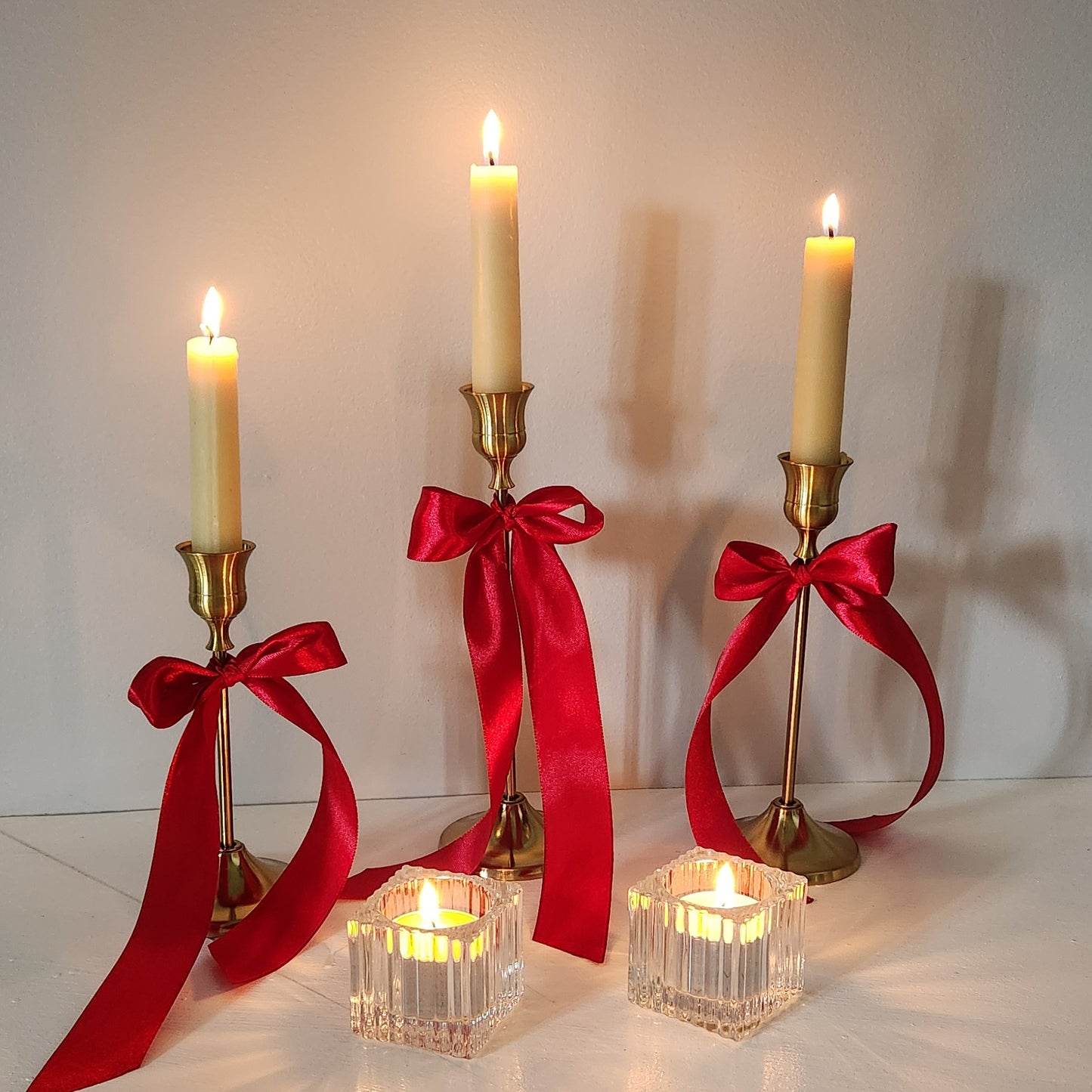 Tealight glass holders with beeswax tealight candles