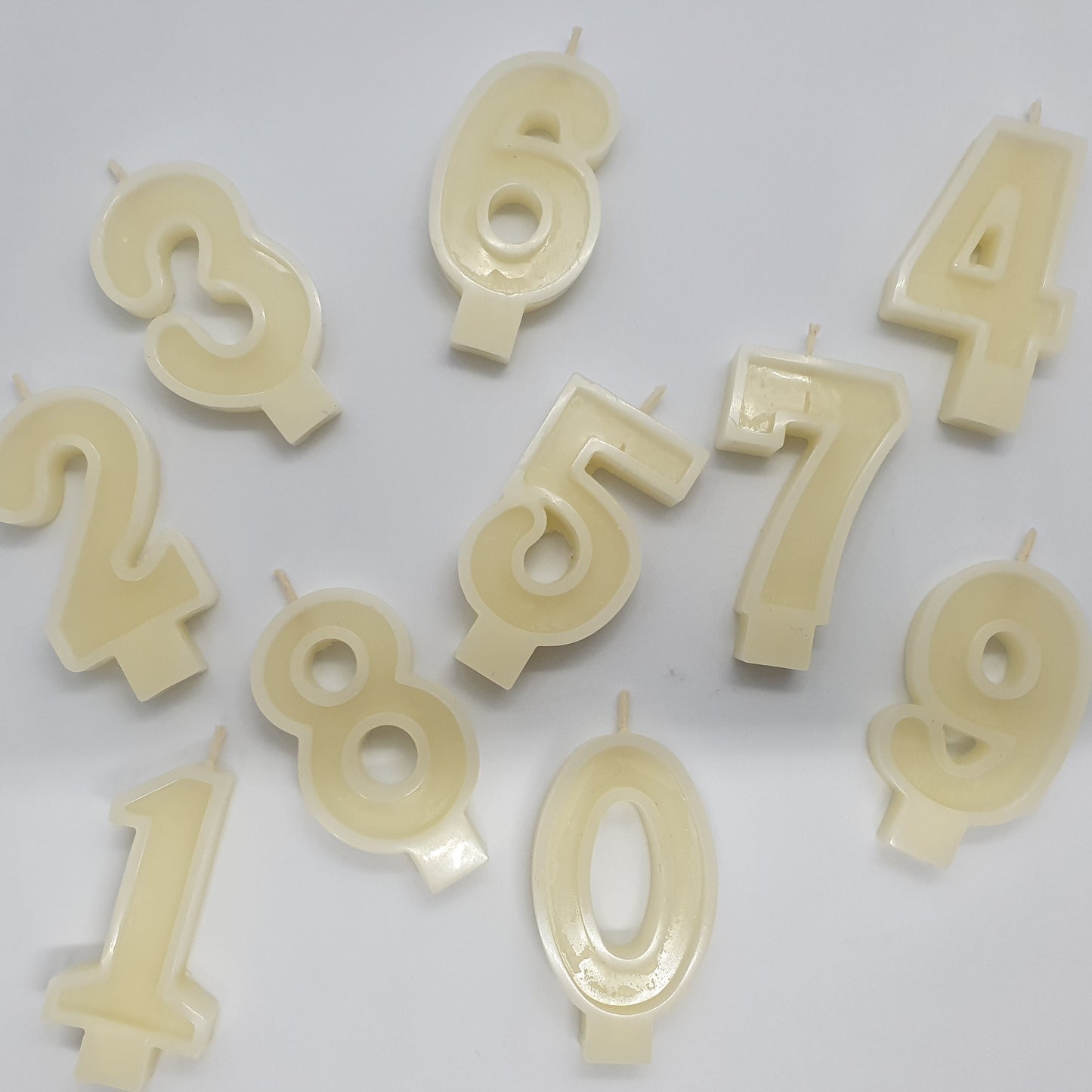 Beeswax birthday number candles 10 Pack