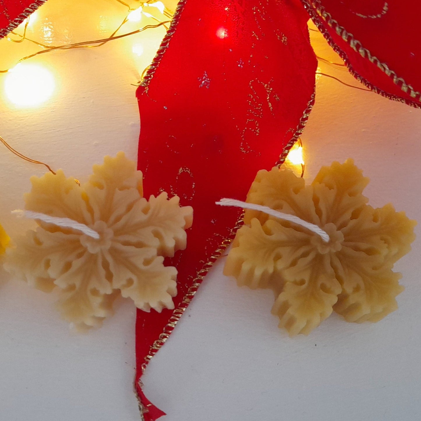 Beeswax snowflake candle