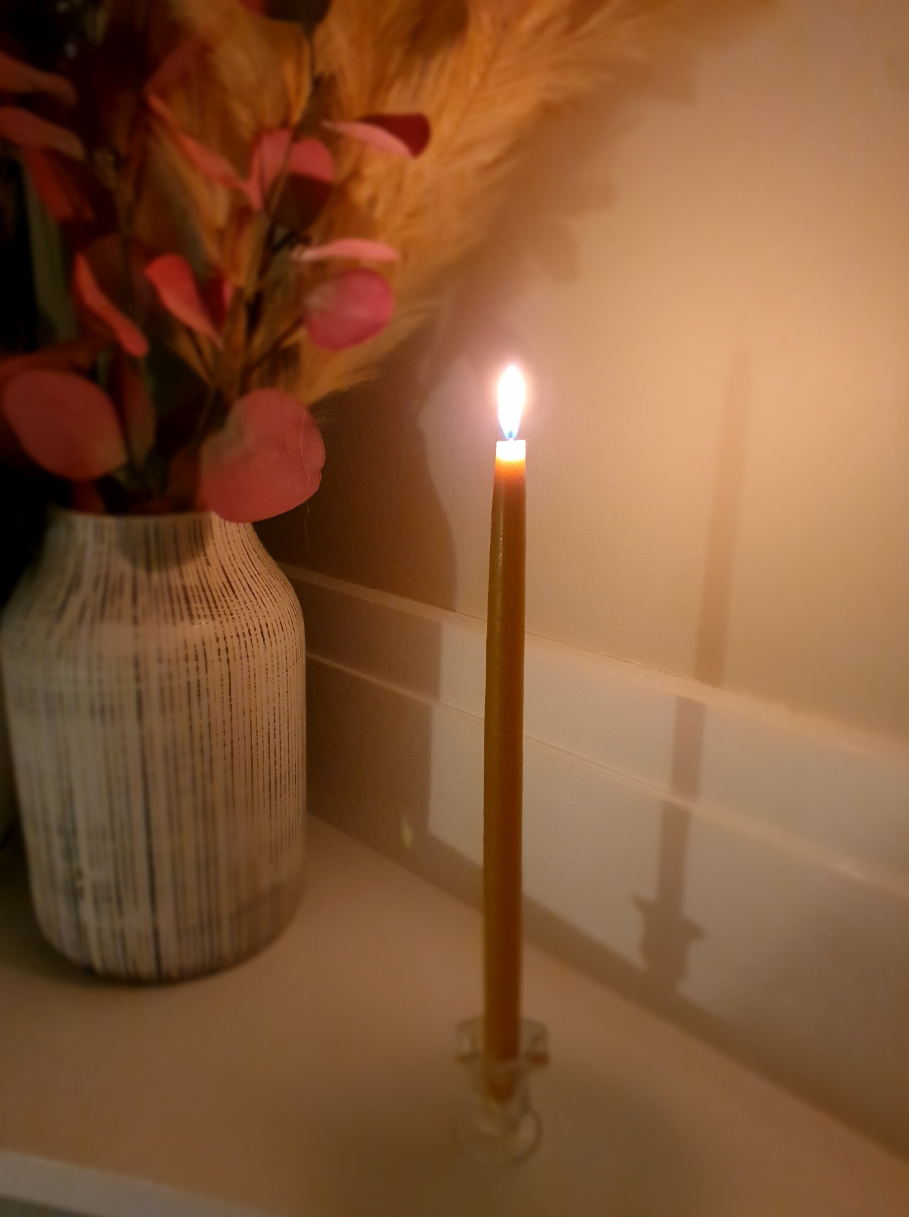 Beeswax Tall Dinner Taper Candle 35cm 12+ hour burn time