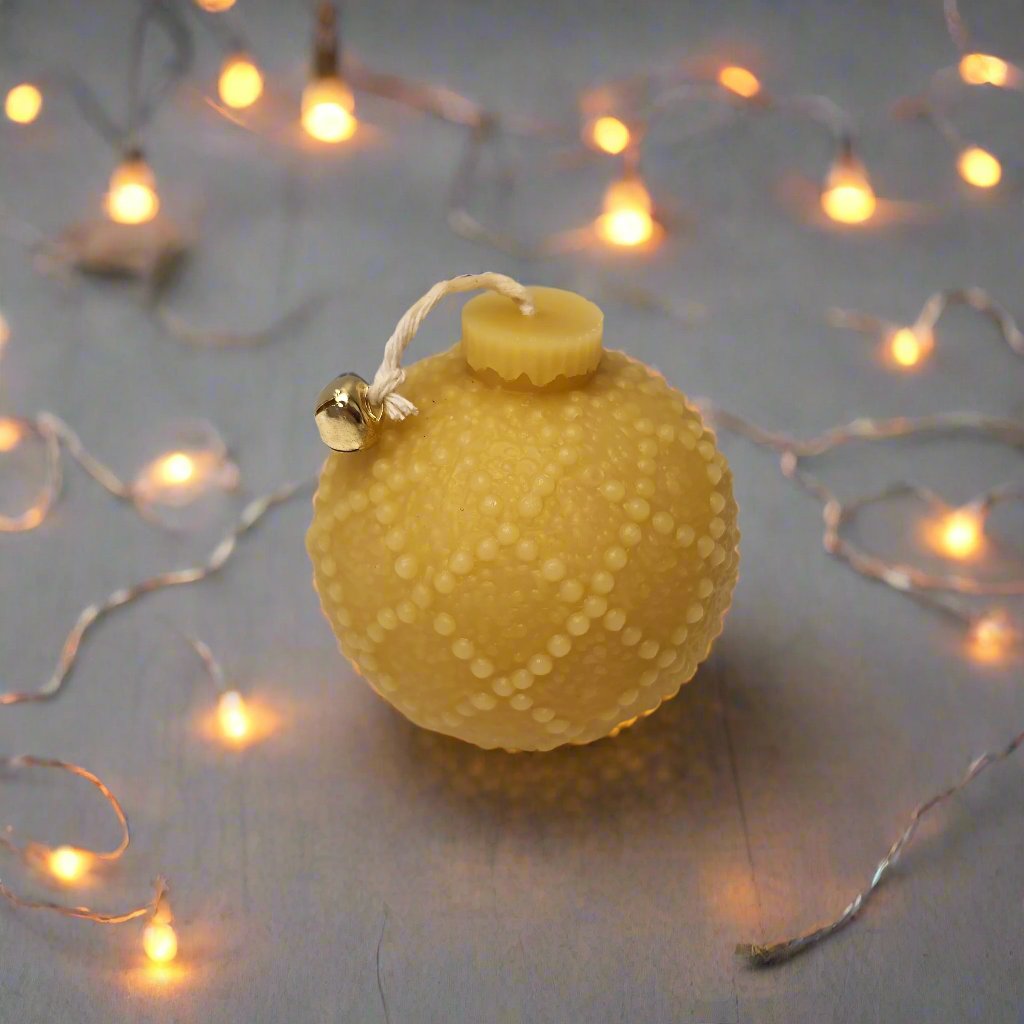 Bauble beeswax pillar - Christmas novelty candle