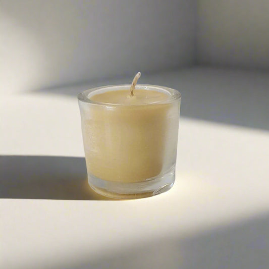 Beeswax scented mini pot candle