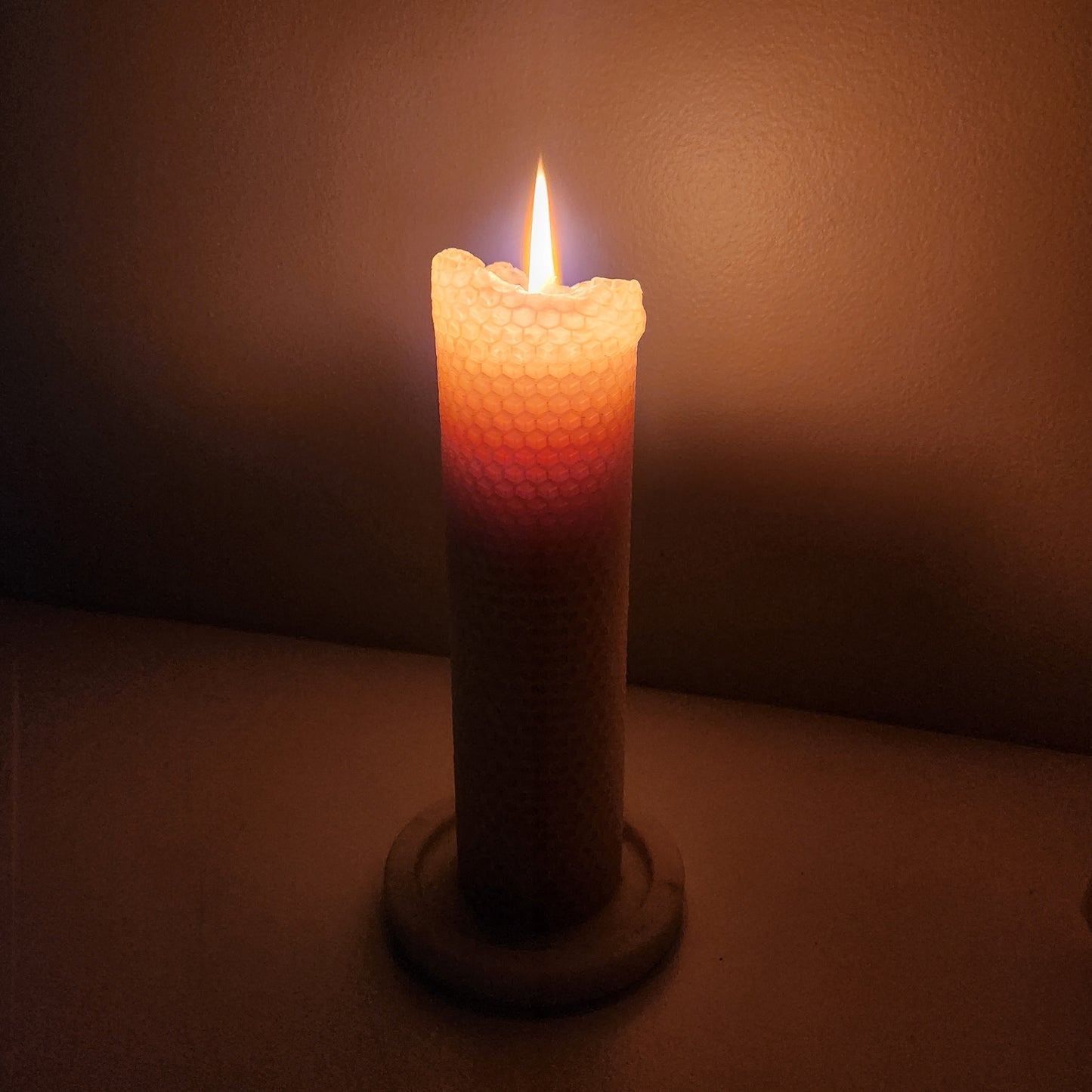 Beeswax pillar candle rolled honeycomb - 20cm
